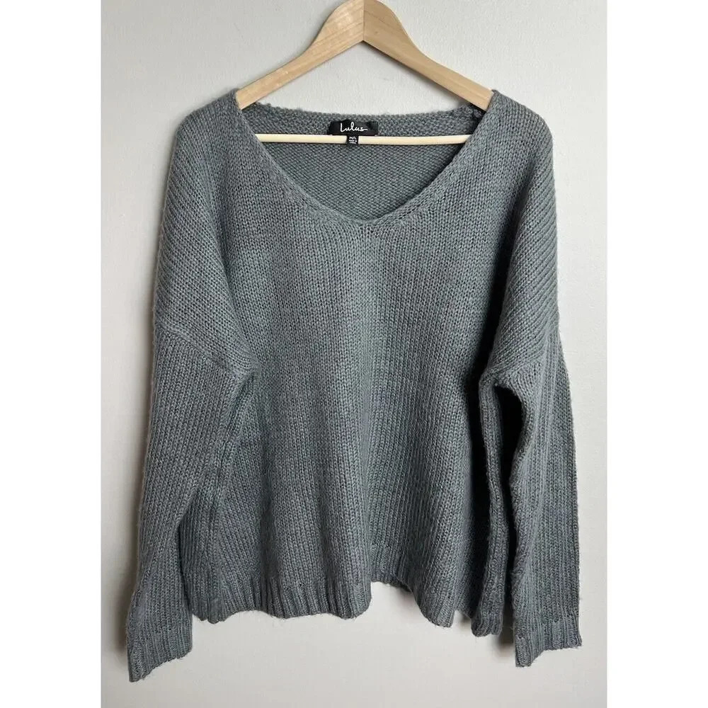 Lulu’s Knit V-Neck Sweater Size M/L Acrylic Style AKT2008B Women’s